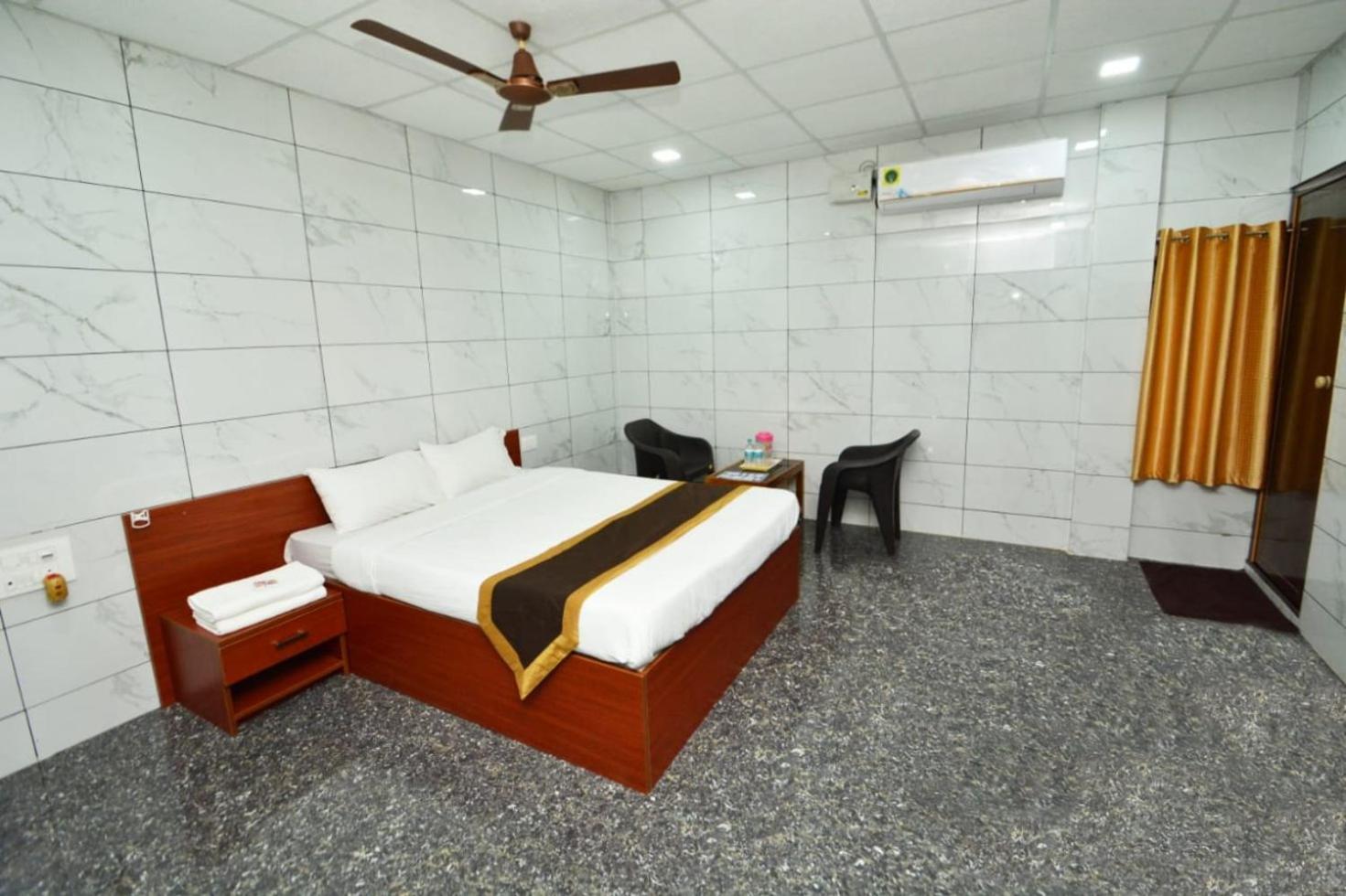 Nethrani Residency Hotel Mavalli Luaran gambar