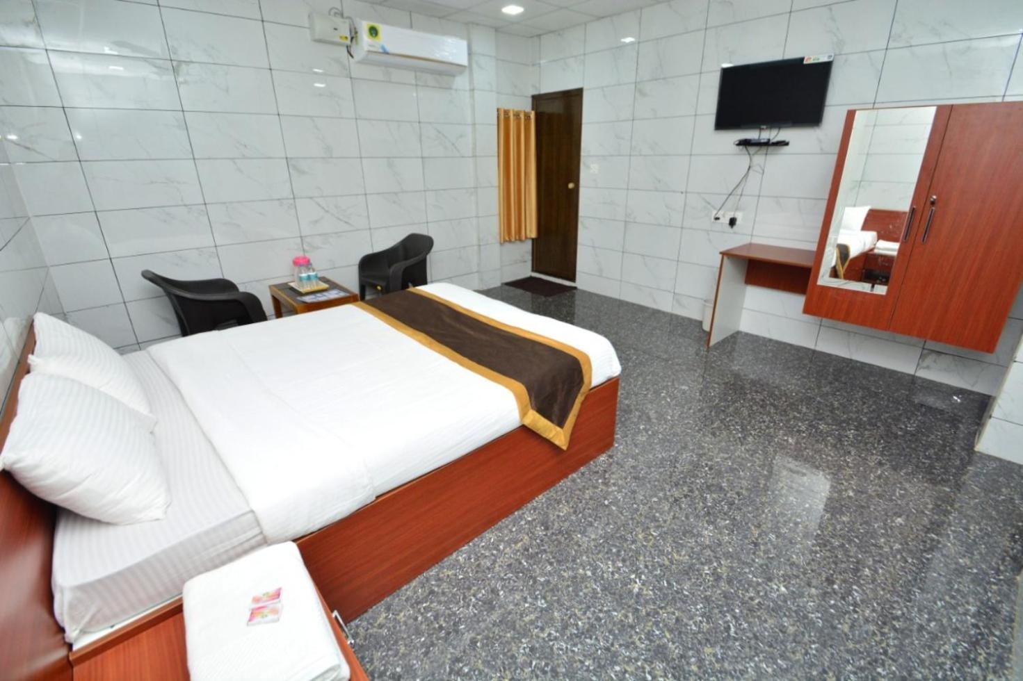 Nethrani Residency Hotel Mavalli Luaran gambar