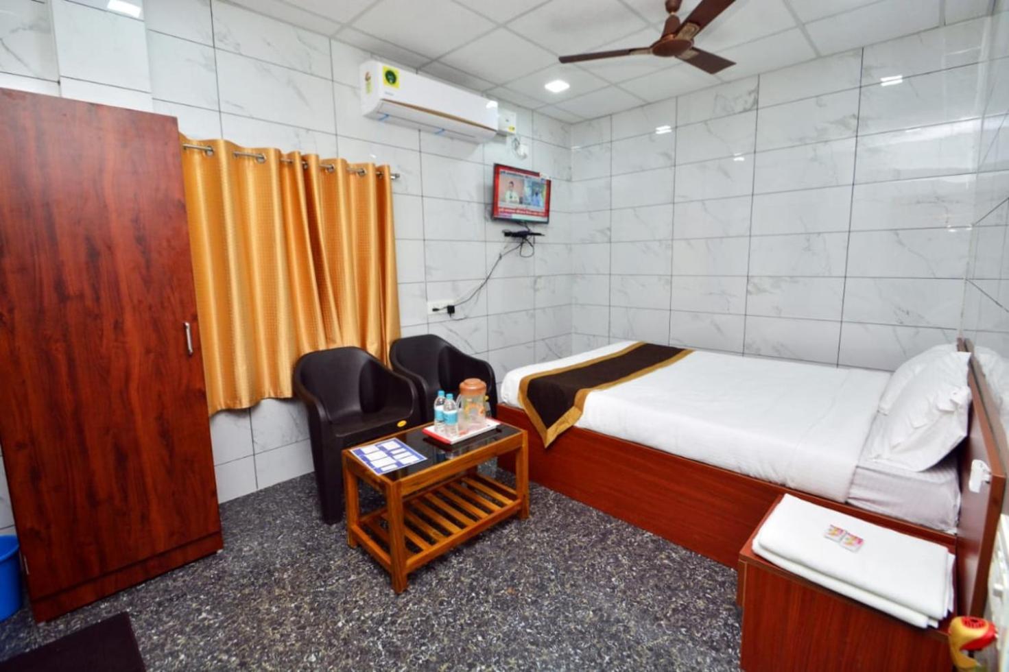 Nethrani Residency Hotel Mavalli Luaran gambar