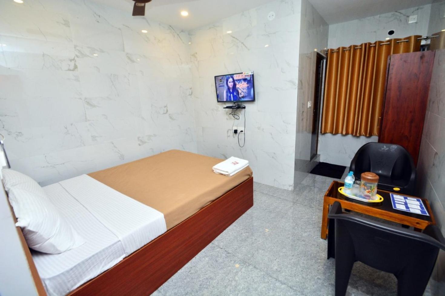 Nethrani Residency Hotel Mavalli Luaran gambar